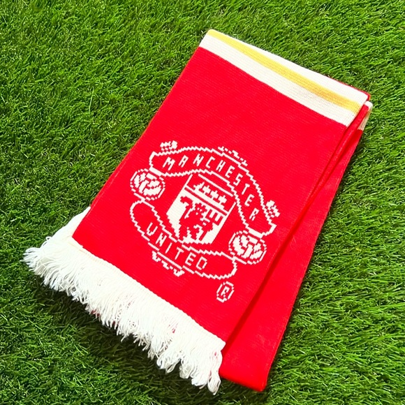 Manchester United Scarf - Picture 1 of 4